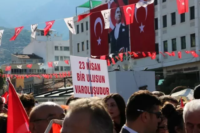 CHP'den Cumhuriyet Bayramı Töreni CHP'den Cumhuriyet Bayramı Töreni