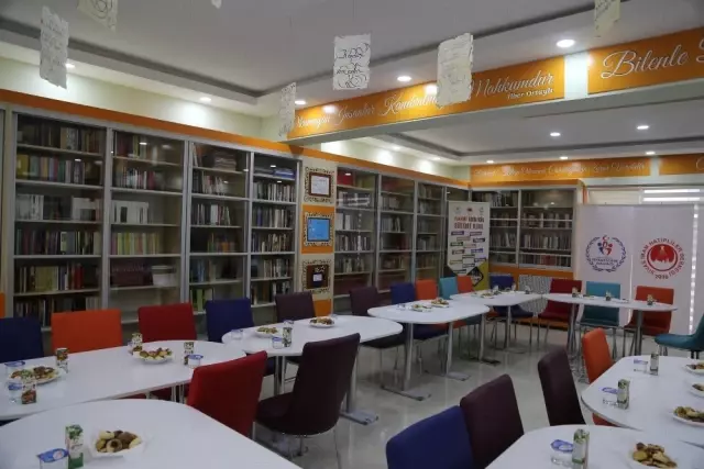İmam Hatipliler Derneği'nden İkra Kitap Projesi İmam Hatipliler Derneği'nden İkra Kitap Projesi