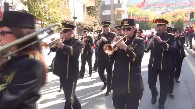 Manisa 'Cumhuriyet' İçin Yürüdüler Manisa 'Cumhuriyet' İçin Yürüdüler
