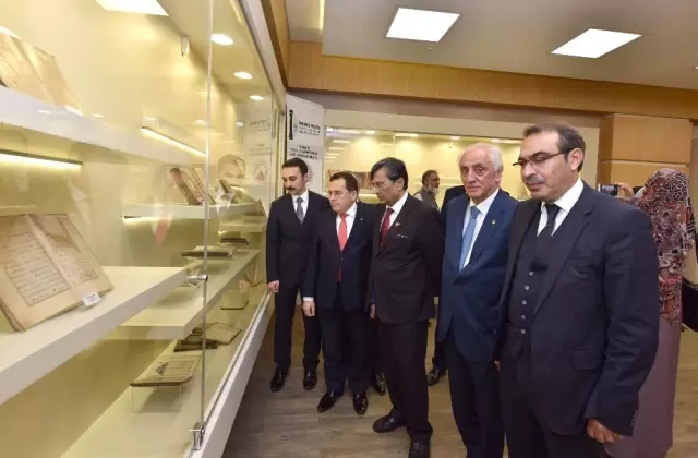 Pakistan Ticaret ve Tekstil Bakanı Malik: 'Dostluğumuz Kadar İş Hacmimiz de Gelişmeli' Pakistan Ticaret ve Tekstil Bakanı Malik: 'Dostluğumuz Kadar İş Hacmimiz de Gelişmeli'