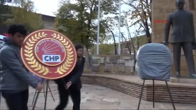 Sivas'ta CHP ve Add'den Atatürk Anıtına Çelenk Sivas'ta CHP ve Add'den Atatürk Anıtına Çelenk