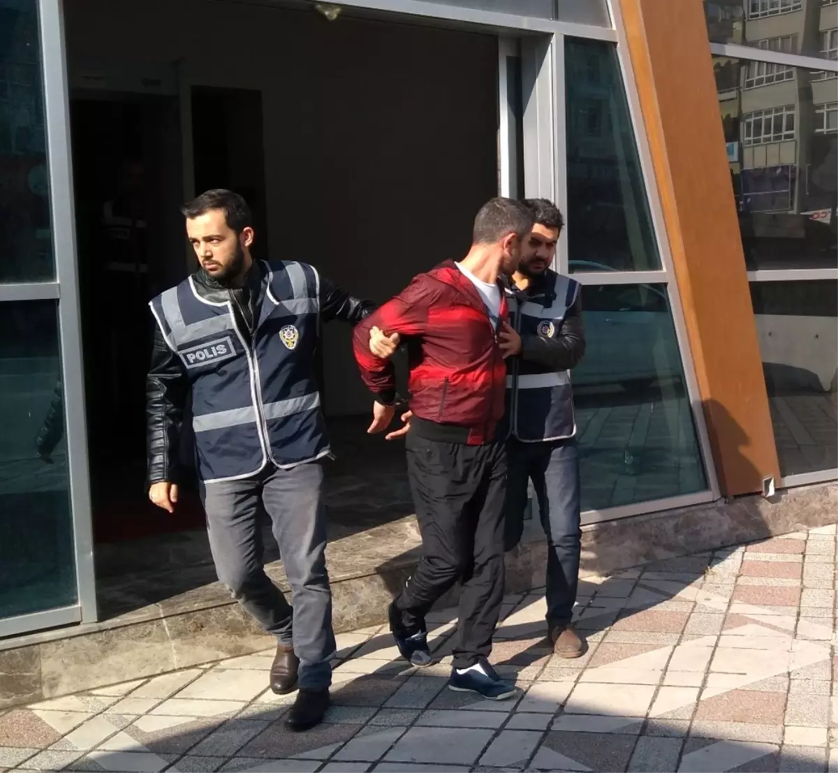 Televizyon Hırsızları Tutuklandı İzmit