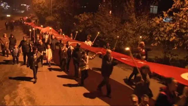 300 Metrelik Bayrakla 29 Ekim Coşkusu 300 Metrelik Bayrakla 29 Ekim Coşkusu