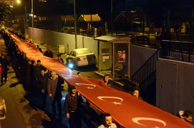 300 Metrelik Bayrakla 29 Ekim Coşkusu 300 Metrelik Bayrakla 29 Ekim Coşkusu