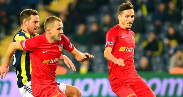 Fenerbahçe, Son Dakikada Yediği Golle Kayserispor'la Berabere Kaldı Fenerbahçe, Son Dakikada Yediği Golle Kayserispor'la Berabere Kaldı