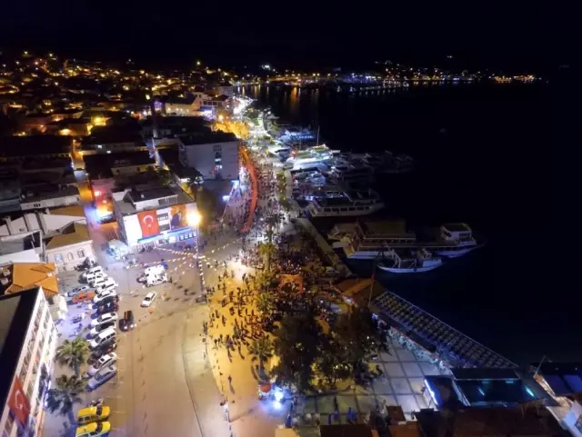 Ayvalık'ta Cumhuriyet Gecesi