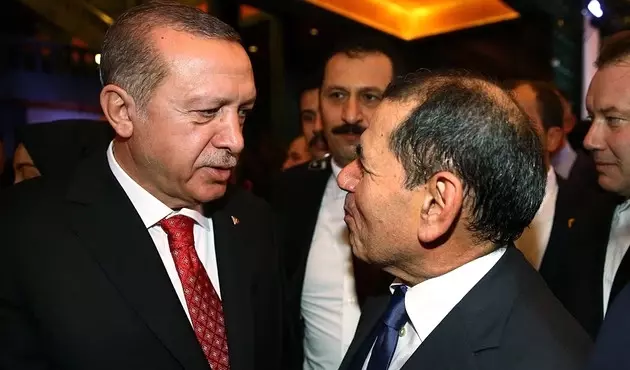 Galatasaray Başkanı Özbek'ten Cumhurbaşkanı Erdoğan'a Sigara Sözü: Bırakıyorum
