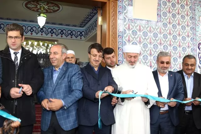 Mahmud Esat Coşan Camii İbadete Açıldı Mahmud Esat Coşan Camii İbadete Açıldı
