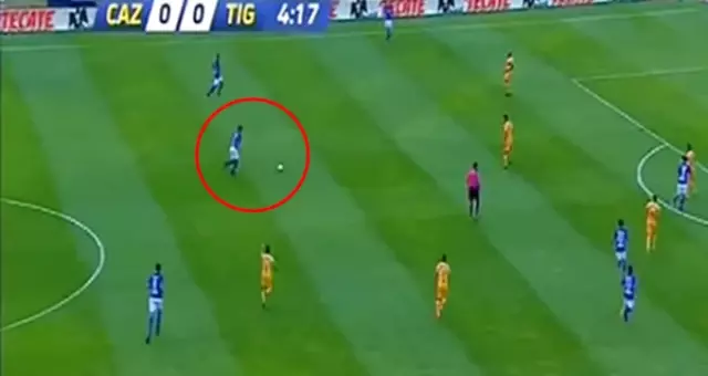 Meksika'da 31 Yaşındaki Futbolcu, Hayatının Golünü Attı