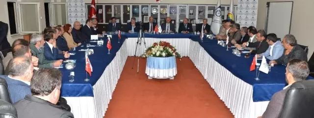 Vali Azizoğlu Etso Meclisi'ne Konuk Oldu Vali Azizoğlu Etso Meclisi'ne Konuk Oldu