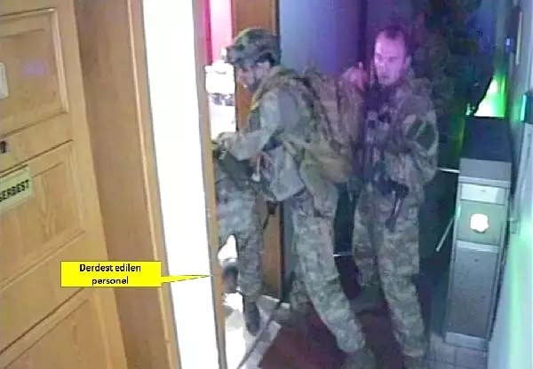 Genelkurmay'dan 15 Temmuz'a Ait Yeni Görüntüler Geldi! Yardım Etmeyip Fotoğrafını Çekmişler