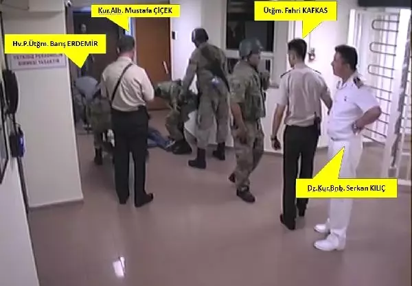 Genelkurmay'dan 15 Temmuz'a Ait Yeni Görüntüler Geldi! Yardım Etmeyip Fotoğrafını Çekmişler