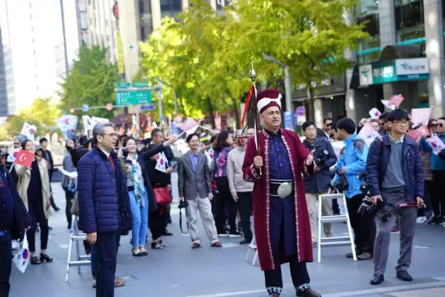 Güney Kore'de Mehter Coşkusu