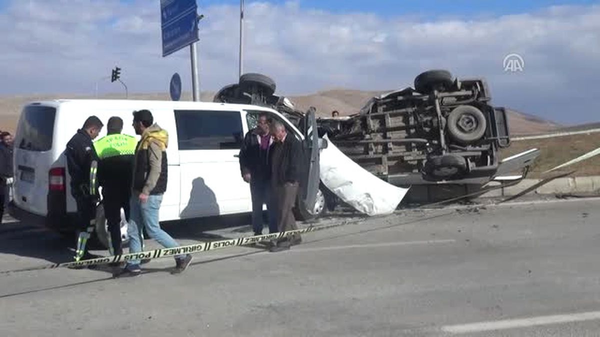 Kahramanmaraş'ta Trafik Kazası: 5 Yaralı