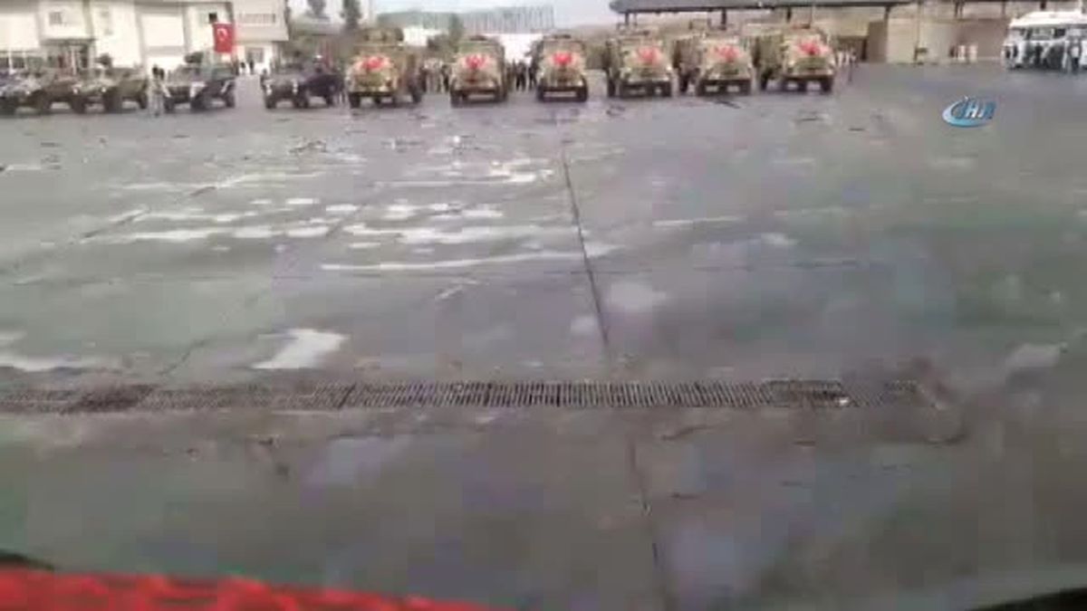 Şırnak'ın Silopi İlçesinde 172. Zırhlı Tugay Komutanlığı Şehit Ercüment Türkmen Kışlasından Zırhlı...
