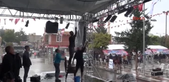 Şanlıurfa Suruç'ta Nar Festivali'ne Yağmur Engeli