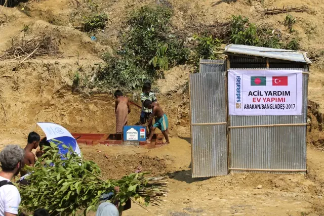 Sadakataşı�ndan Arakanlı Mültecilere Ev Yardımı Haberler