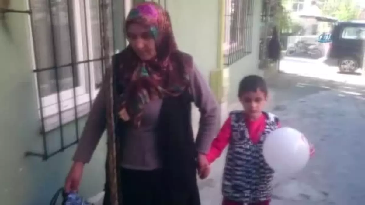 Serviste 5 Saat Unutulduğu İddia Edilen Çocuğun Babaannesi Konuştu: 'Şikayetçiyiz, Hakkımızı...