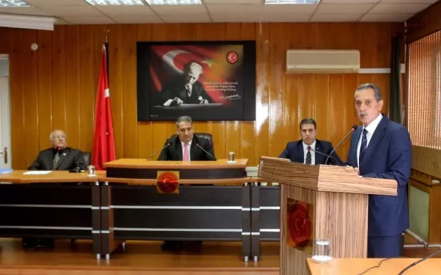 Vali Kalkancı: Vali Kalkancı: