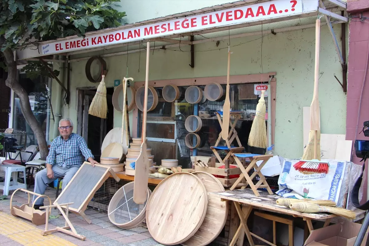 60 Yıllık Marangoz Yarım Asırdır Aynı Dükkanda