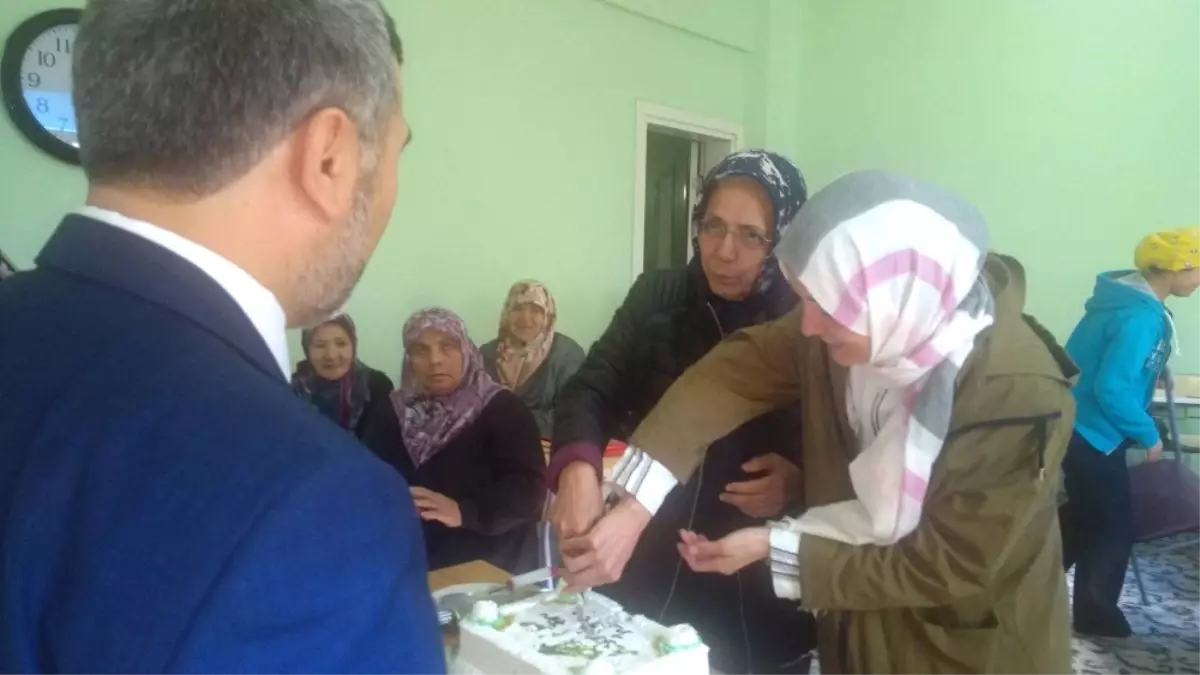66 Yaşında Kur'an Okumayı 1 Haftada Öğrendi