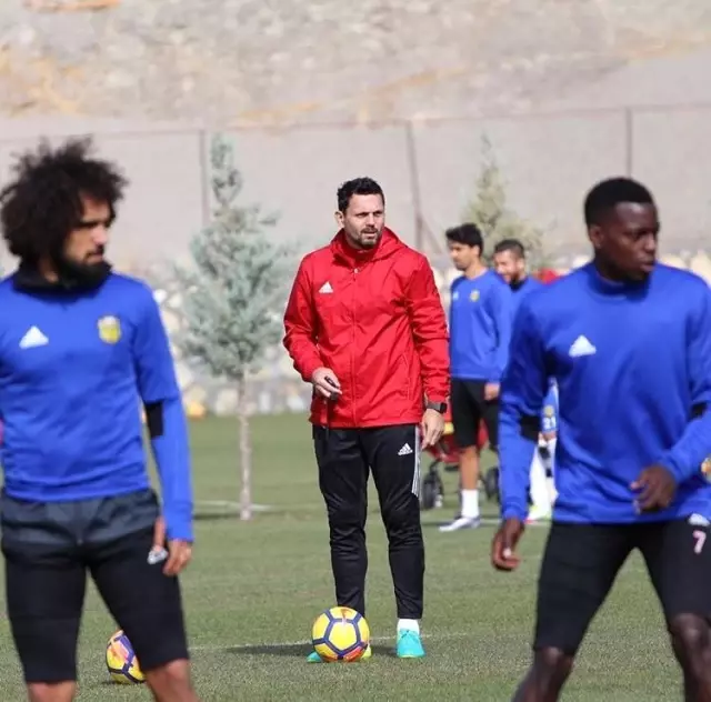 E. Yeni Malatyaspor'da Erol Bulut'tan Rehavet Uyarısı - Spor
