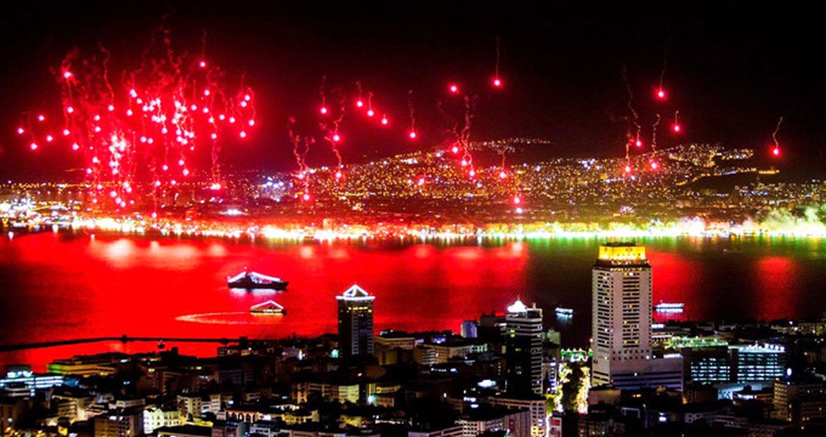 Karşıyaka'nın 105. Yıl Kutlamalarında Bir Kişi Bile Dışarı Çıkmadı