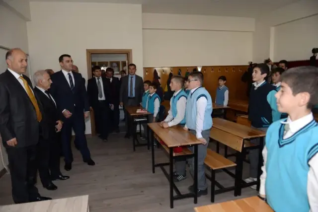 Niyazi Çakmakçı İmam Hatip Ortaokulu Hizmete Açıldı Niyazi Çakmakçı İmam Hatip Ortaokulu Hizmete Açıldı