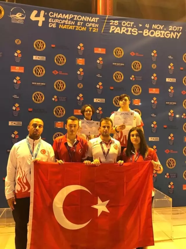 Down Sendromlu Özel Sporcu İrem Öztekin'den Dünya Rekoru