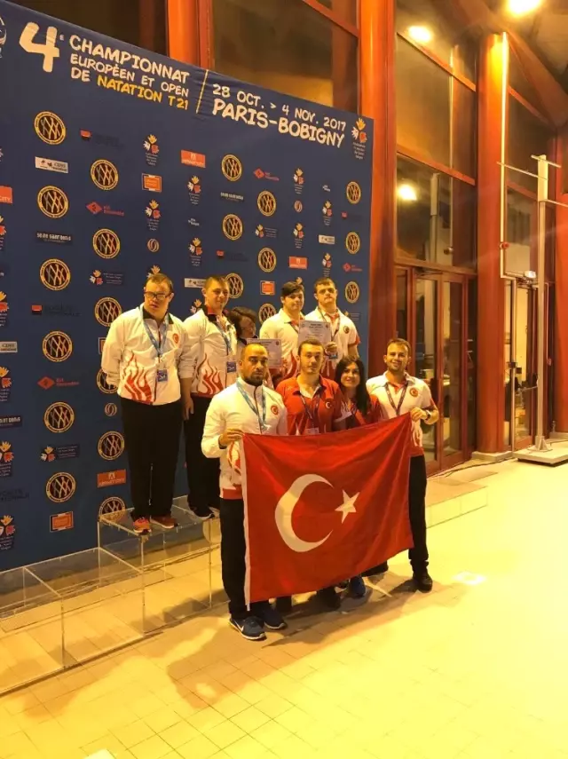 Down Sendromlu Özel Sporcu İrem Öztekin'den Dünya Rekoru