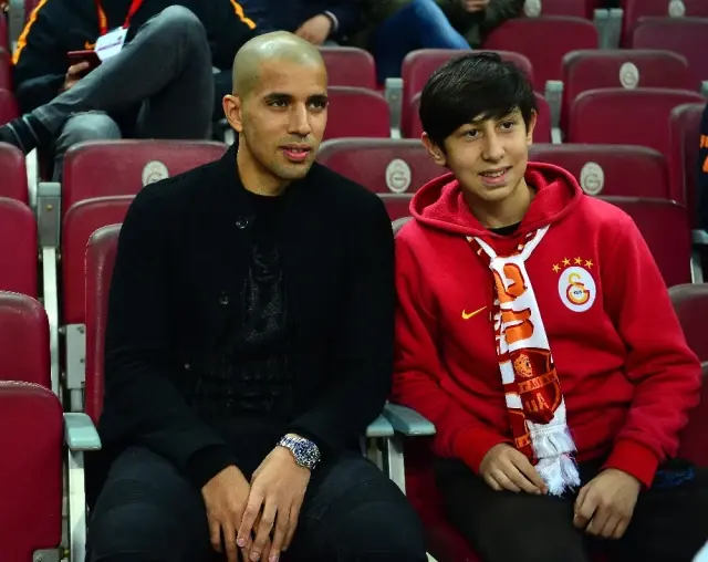 Feghouli ile N'diaye Tribünde