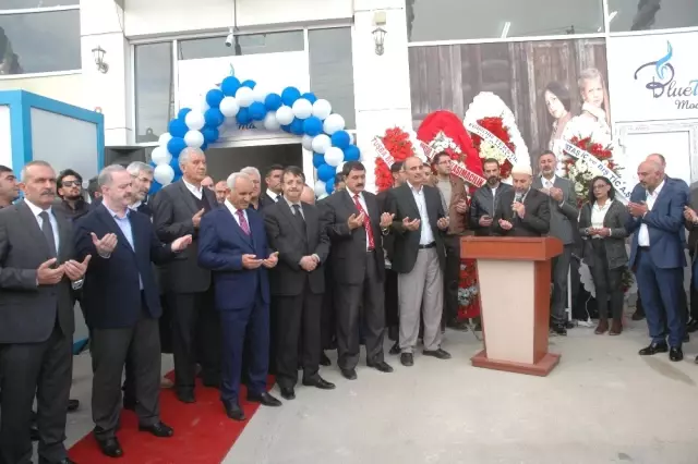 Van'da 300 Kişiyi İstihdam Tekstil Fabrikası Açıldı Van'da 300 Kişiyi İstihdam Tekstil Fabrikası Açıldı