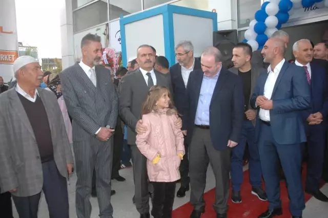 Van'da 300 Kişiyi İstihdam Tekstil Fabrikası Açıldı Van'da 300 Kişiyi İstihdam Tekstil Fabrikası Açıldı