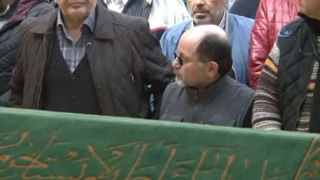 Çocuk Hayranlarından Cem Korkmaz'a Cenazesinde Büyük Vefa Çocuk Hayranlarından Cem Korkmaz'a Cenazesinde Büyük Vefa