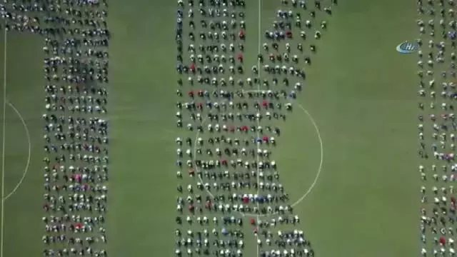 Bu Kez Stadyumda Futbol Oynamak Yerine Kitap Okundu...'Oku' Figürü Havadan Görüntülendi Bu Kez Stadyumda Futbol Oynamak Yerine Kitap Okundu...'Oku' Figürü Havadan Görüntülendi