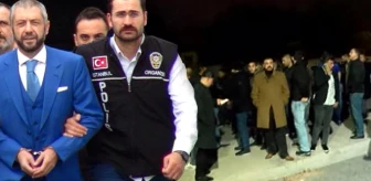 Akşam Serbest Bırakılan Sedat Şahin Gece Gözaltına Alındı, Kapıdaki Adamları Yıkıldı