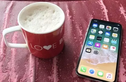 Apple CEO'su: iPhone X Kahveden Ucuz