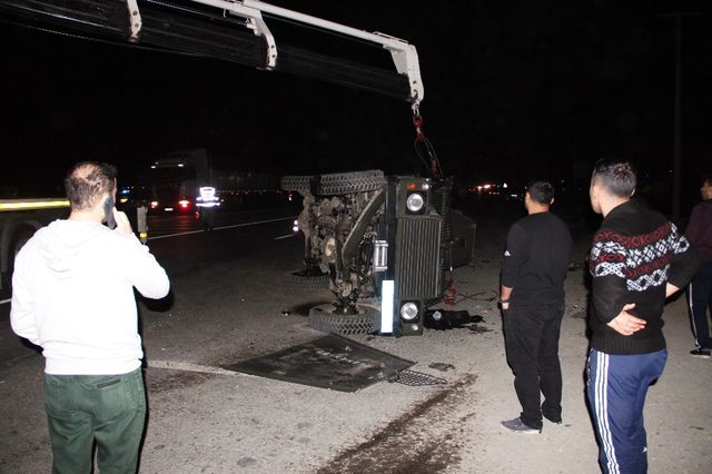 Askerî araç ile otomobil çarpıştı: 3’ü asker 5 yaralı