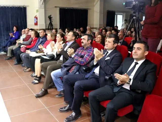 Çerkezköy Belediye Korosundan Türk Sanat Müziği Konseri Çerkezköy Belediye Korosundan Türk Sanat Müziği Konseri