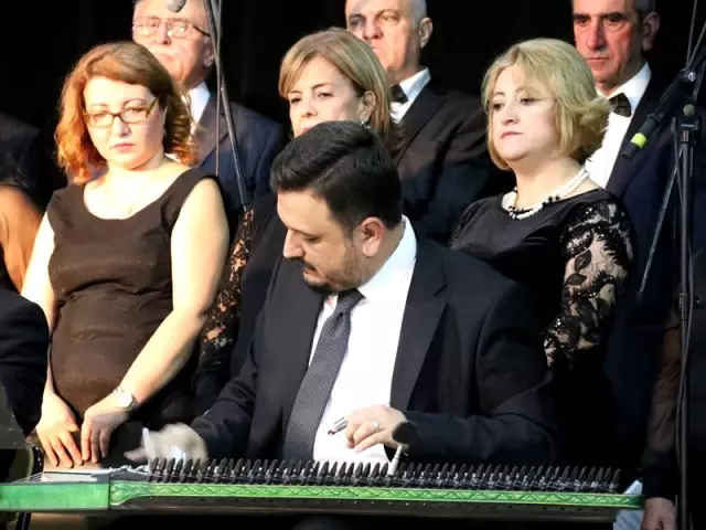 Çerkezköy Belediye Korosundan Türk Sanat Müziği Konseri Çerkezköy Belediye Korosundan Türk Sanat Müziği Konseri