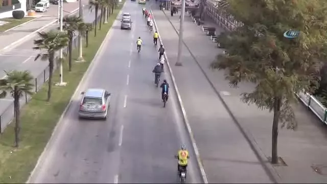 Pedalon Bisiklet Derneğinden Kızılay'a Kan Bağışı Pedalon Bisiklet Derneğinden Kızılay'a Kan Bağışı