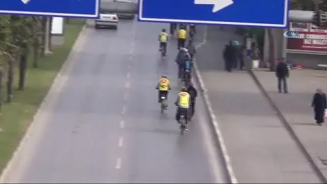 Pedalon Bisiklet Derneğinden Kızılay'a Kan Bağışı Pedalon Bisiklet Derneğinden Kızılay'a Kan Bağışı