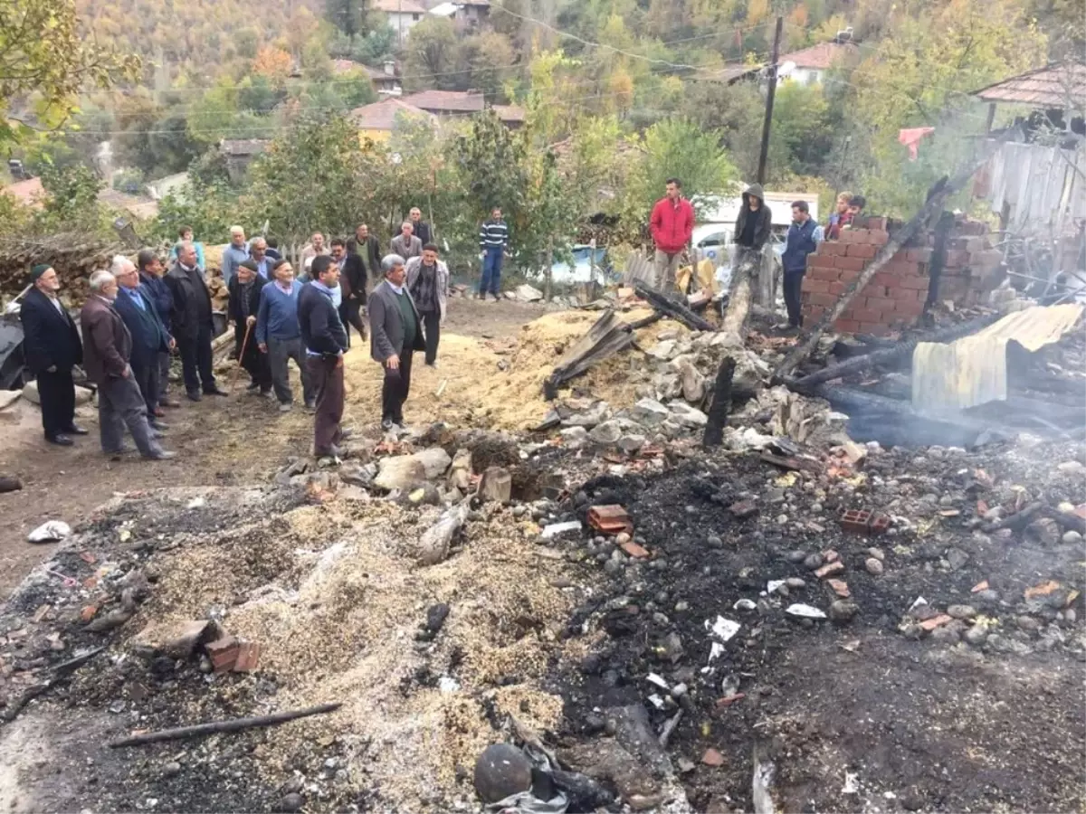 Vezirköprü�de Bir Ev Yanarak Kül Oldu Haberler
