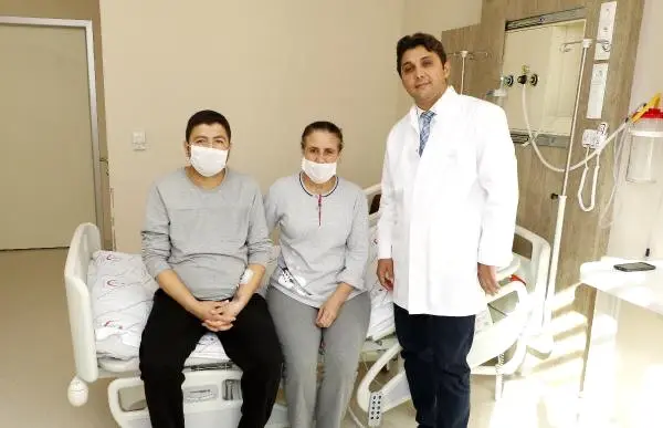 Annesinin Böbreğiyle Yaşama Tutundu Annesinin Böbreğiyle Yaşama Tutundu