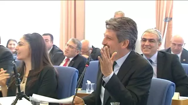2018 Yılı Merkezi Yönetim Bütçe Görüşmelerinde Tweet Polemiği 2018 Yılı Merkezi Yönetim Bütçe Görüşmelerinde Tweet Polemiği