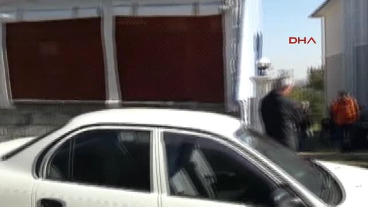 Kocaeli Öğretmen Kendini Asarak İntihar Etti