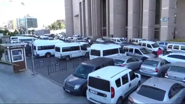 Sözcü Gazetesi Sahibi ve 3 Çalışanının Yargılanmasına Başlandı Sözcü Gazetesi Sahibi ve 3 Çalışanının Yargılanmasına Başlandı