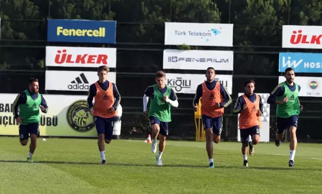 Fenerbahçe Sivasspor Mesaisini Sürdürdü