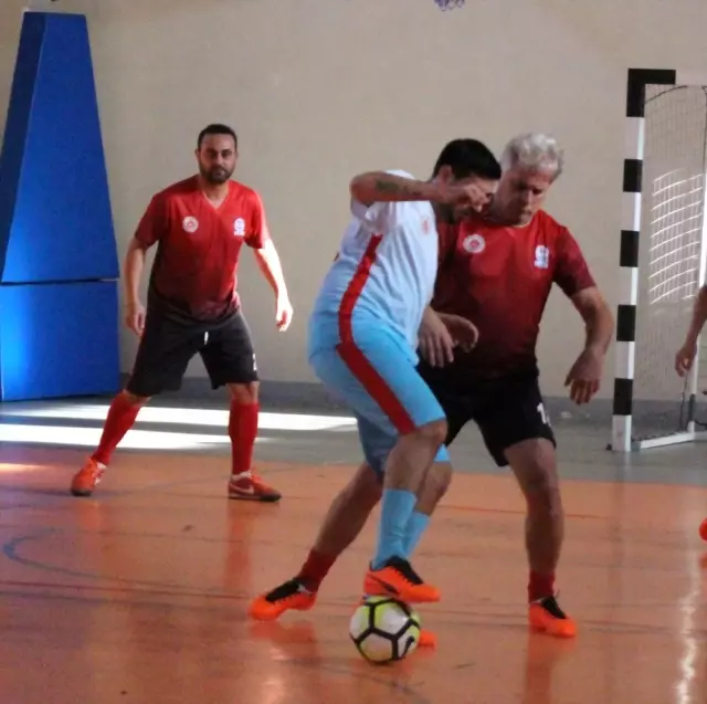 Futbolun Efsaneleri Manisa'da Genç Hükümlülerle Maç Yaptı