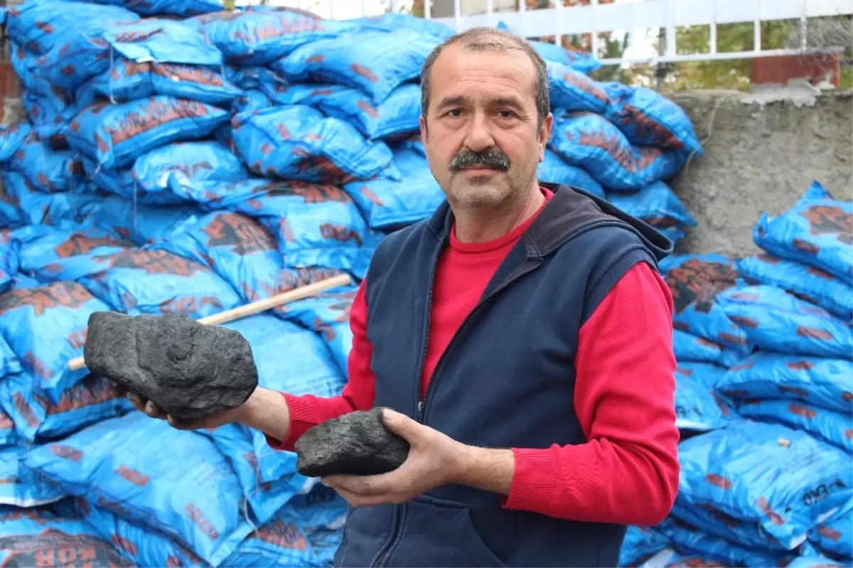 Eskişehir'de Vatandaşlar Günü Kurtaracak Kadar Kömür Alıyor